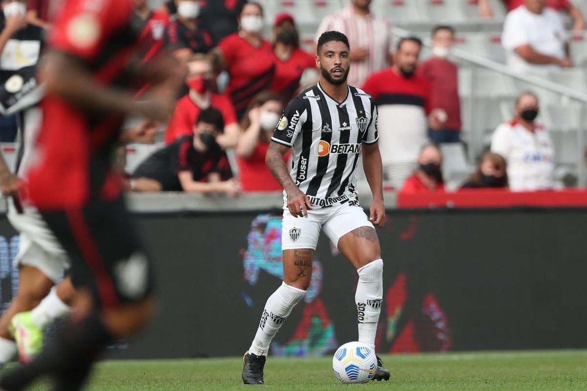O Atltico visitou, nesta tera-feira (16), o Athletico-PR na Arena da Baixada, em Curitiba. O duelo foi vlido pela 33 rodada da Srie A do Campeonato Brasileiro.