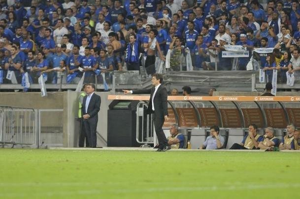 Lances do primeiro tempo de Cruzeiro e Boca Juniors, no Mineiro, pela Copa Libertadores