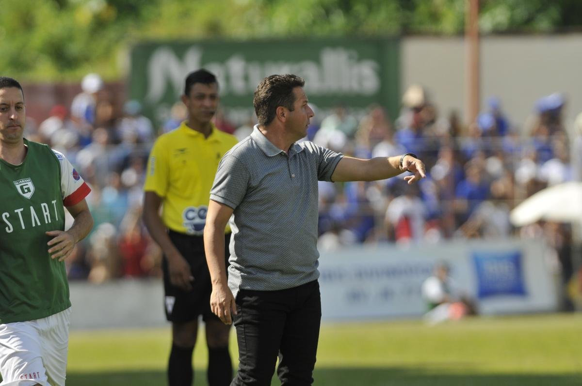 Cruzeiro abriu 2 a 1 no primeiro tempo, com gols de Raniel e Robinho; Alemo descontou para o Guarani