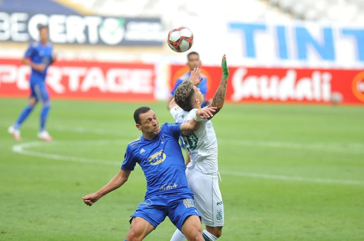Fotos do clssico de ida da semifinal do Campeonato Mineiro, entre Cruzeiro e Amrica, no Mineiro, em Belo Horizonte