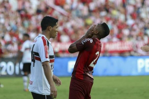 Placar da partida foi encerrado sem pontuação para as equipes