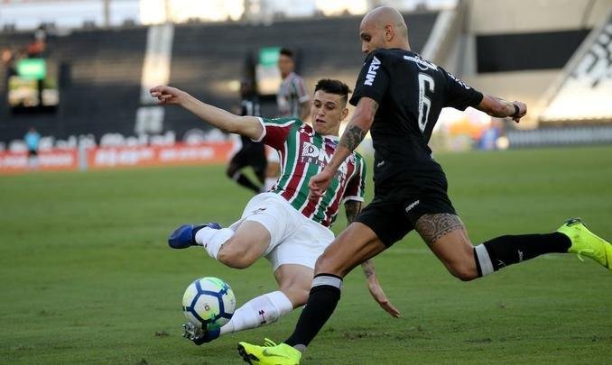 Tcnico Levir Culpi fez sua reestreia no comando do Atltico contra o Fluminense neste domingo, no Estdio Nilton Santos