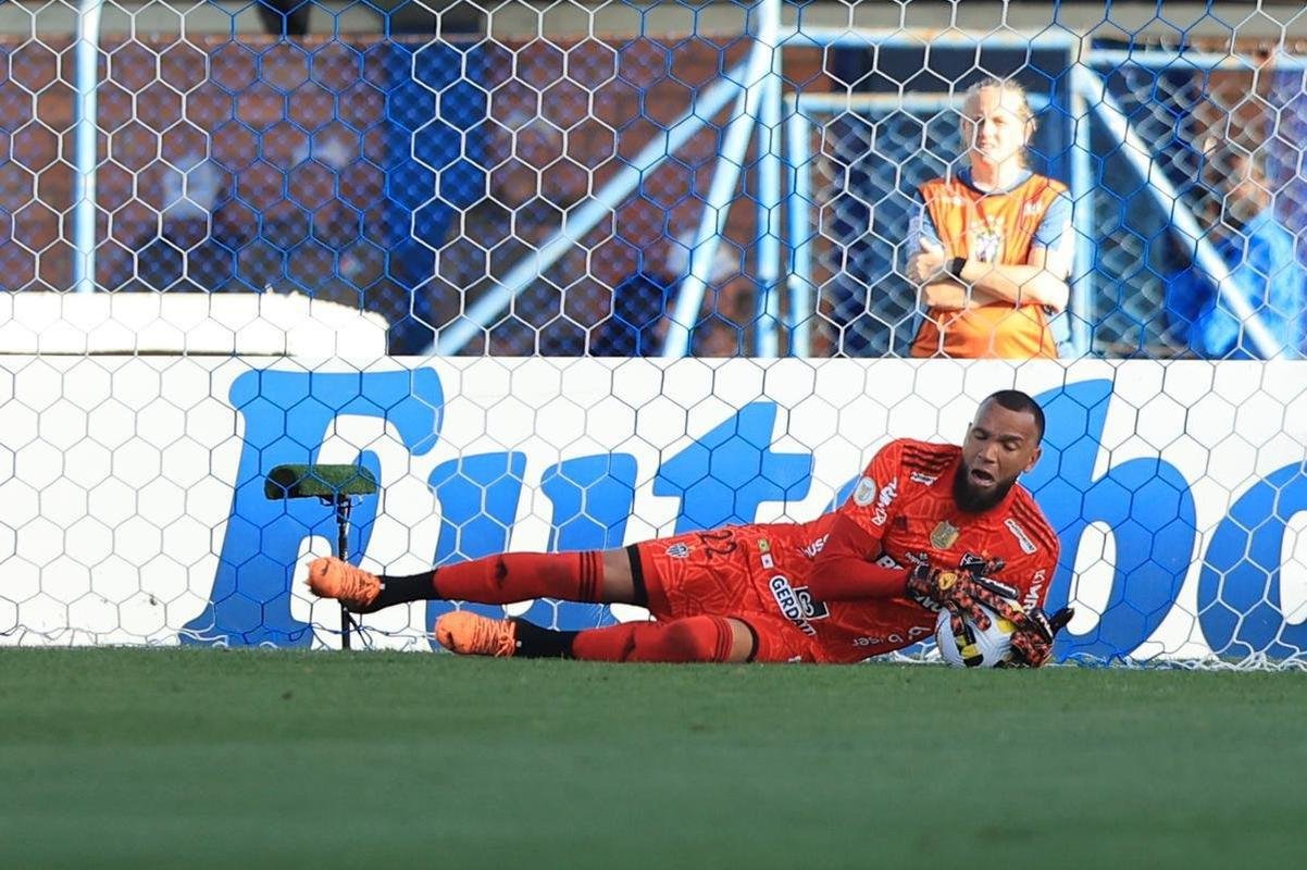Fotos do jogo entre Ava e Atltico, na Ressacada, pela 27 rodada do Campeonato Brasileiro