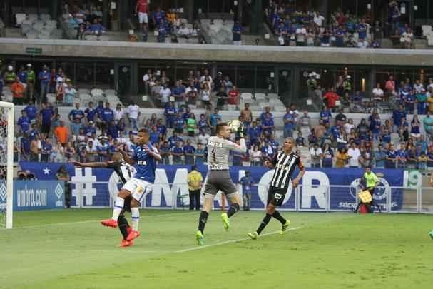 Imagens do segundo tempo do clssico entre Cruzeiro e Atltico, no Mineiro
