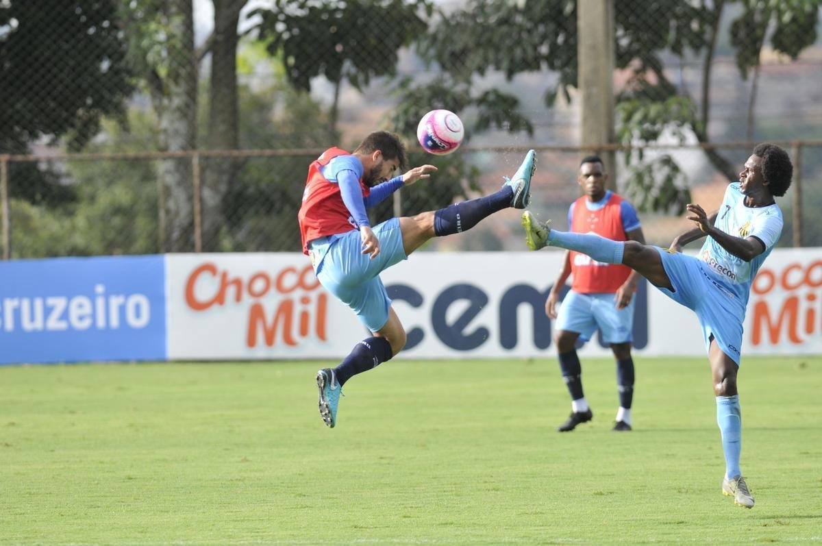 Com gols de Judivan e Rafael Sobis, Cruzeiro venceu Betinense por 2 a 0 em jogo-treino