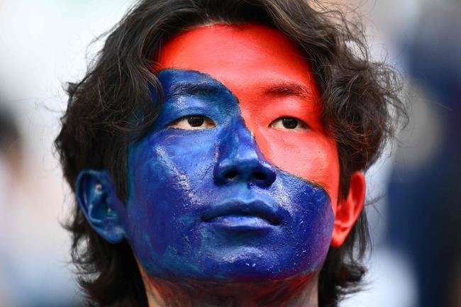 Torcedores de Uruguai e Coreia do Sul no Estdio Cidade da Educao, na partida pelo Grupo H da Copa do Mundo do Catar