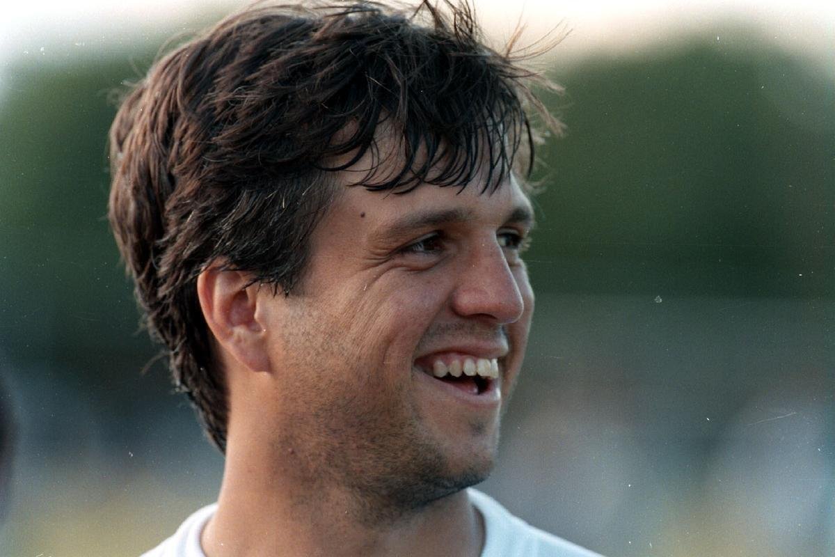 Zagueiro Rogrio (Flamengo: 1988-1994 e 2000-2001 / Cruzeiro: 1994-1996 e 1997) : 268 jogos pelo Flamengo (27 gols) e 98 jogos pelo Cruzeiro (9 gols)