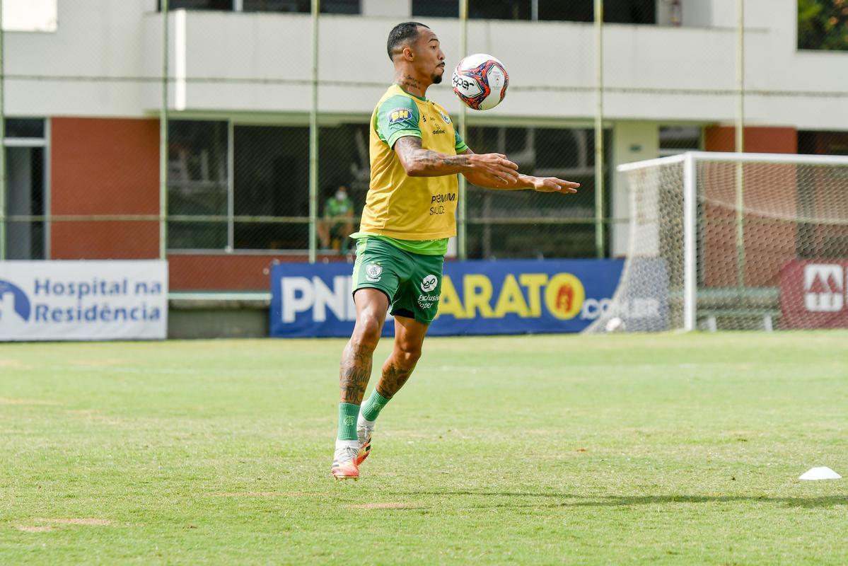 O Amrica treinou nesta quarta-feira (10), no CT Lanna Drumond, em Belo Horizonte. A atividade visou o confronto contra a Caldense, pela 4 rodada do Campeonato Mineiro. A partida ser realizada no Estdio Independncia, s 21h do prximo sbado (13).