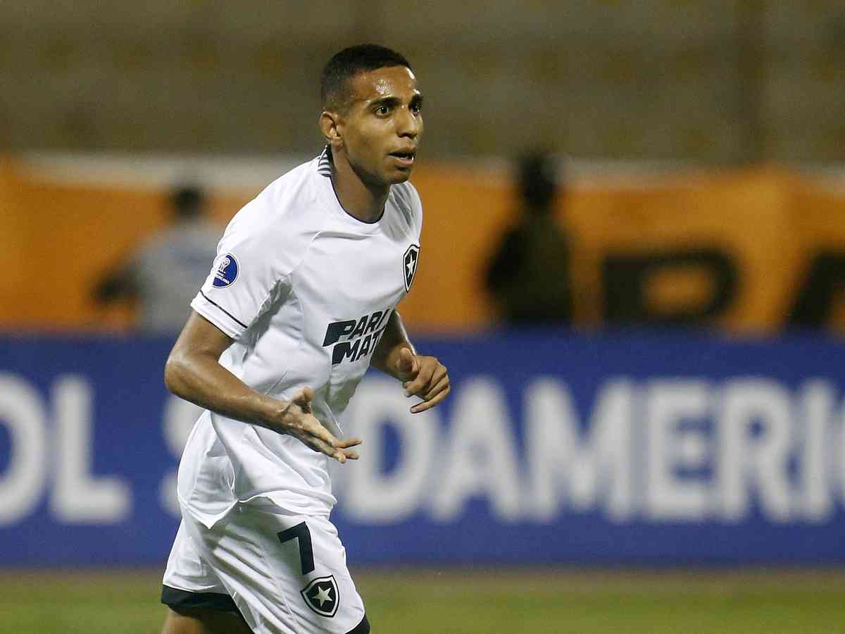 Botafogo trava busca por ponta e confia em Sauer e Victor Sá para 2023, botafogo