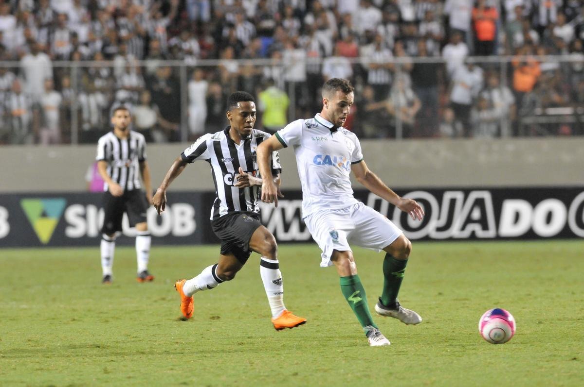Fotos do primeiro tempo do clssico entre Atltico e Amrica, no Independncia, pela semifinal do Mineiro