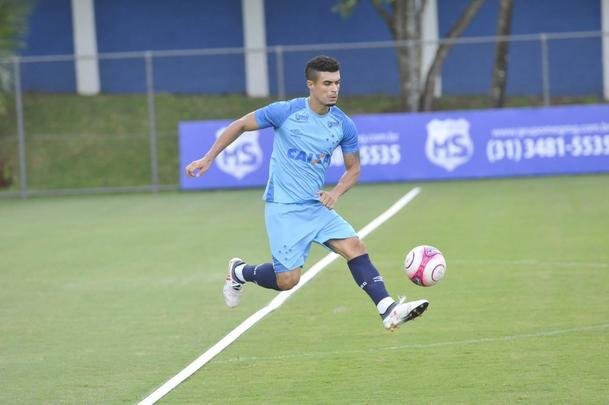 Imagens do treino do Cruzeiro nesta quarta-feira (14), antes do duelo contra o Patrocinense