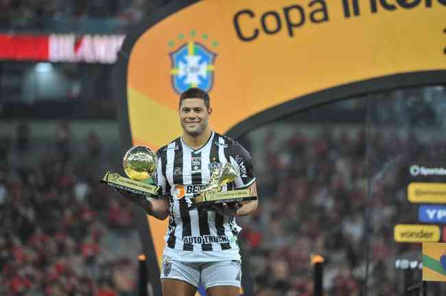 Atlético ergue a taça e festeja bi da Copa do Brasil