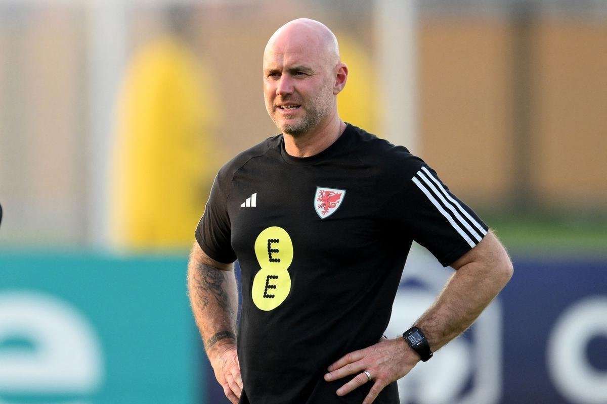 Robert Page (Pas de Gales) - 380 mil euros (R$ 2,1 milhes)