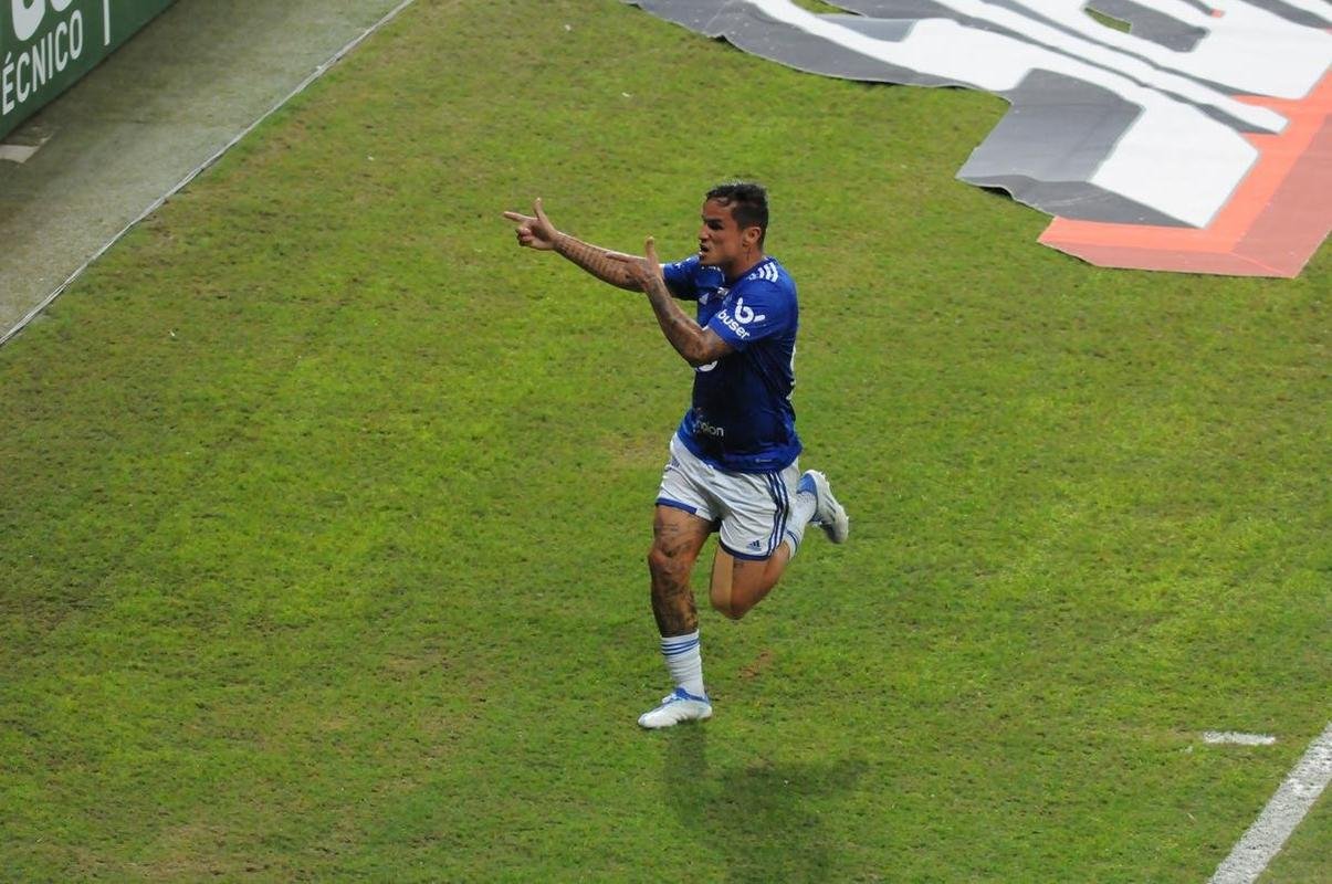 Fotos do jogo entre Cruzeiro e CRB, no Mineiro, em Belo Horizonte, pela 11 rodada da Srie B do Brasileiro