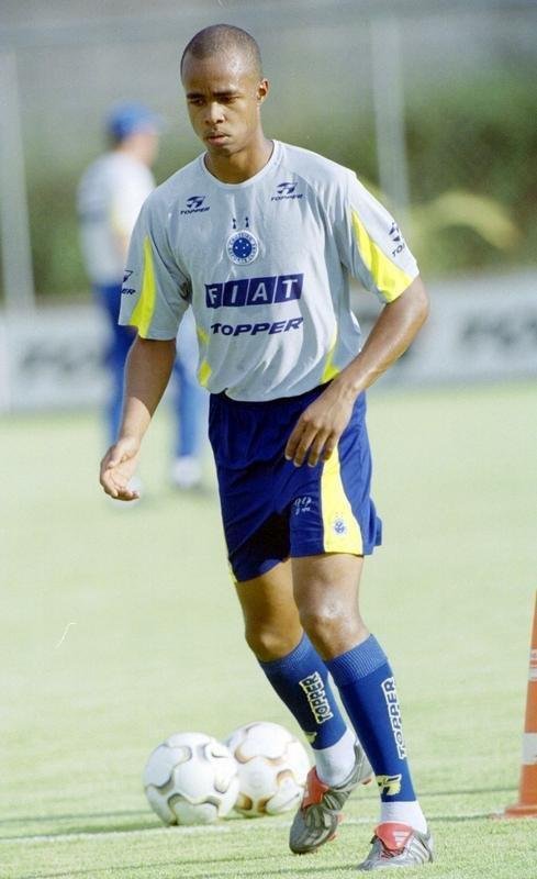 Zagueiro Irineu (Cruzeiro: 2001-2004 / Flamengo: 2007): 23 jogos pelo Cruzeiro (1 gol) e 10 jogos pelo Flamengo (1 gol)