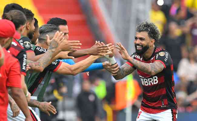 Gabigol comemora gol do Flamengo sobre o Athletico na final