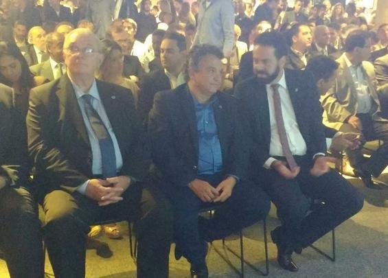 Personalidades na cerimnia do 16 Trofu Tel Santana. Gilvan de Pinho Tavares, presidente do Cruzeiro, Alencar da Silveira, presidente do Amrica, e Daniel Nepomuceno, presidente do Atltico