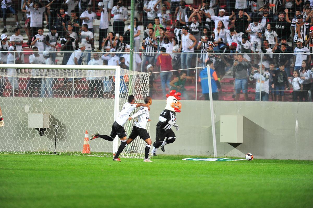 Galinho vence o Fluminense por 3 a 1, de virada, no Independncia, e conquista a Taa BH