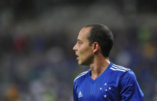 Rodriguinho (2019) - contratado para suprir a sada de Arrascaeta ao Flamengo, Rodriguinho se tornou a segunda contratao mais cara da histria do Cruzeiro. Seu desempenho, no entanto, no justificou o investimento prometido de R$ 26,3 milhes. As leses tambm atrapalharam seu desenvolvimento pelo clube. Aps acordo, o meio-campista se transferiu de graa ao Bahia, tendo entrado em campo apenas 22 vezes com a camisa celeste. Ele marcou oito gols. 