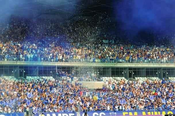 Imagens do primeiro tempo do clssico entre Cruzeiro e Atltico, no Mineiro, pela 26 rodada