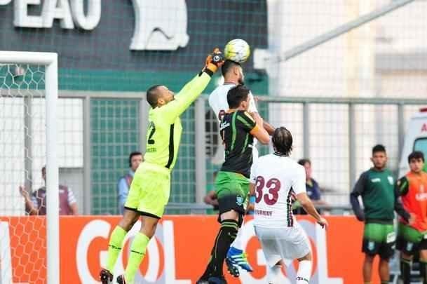 Imagens do jogo entre Amrica e Fluminense no Independncia