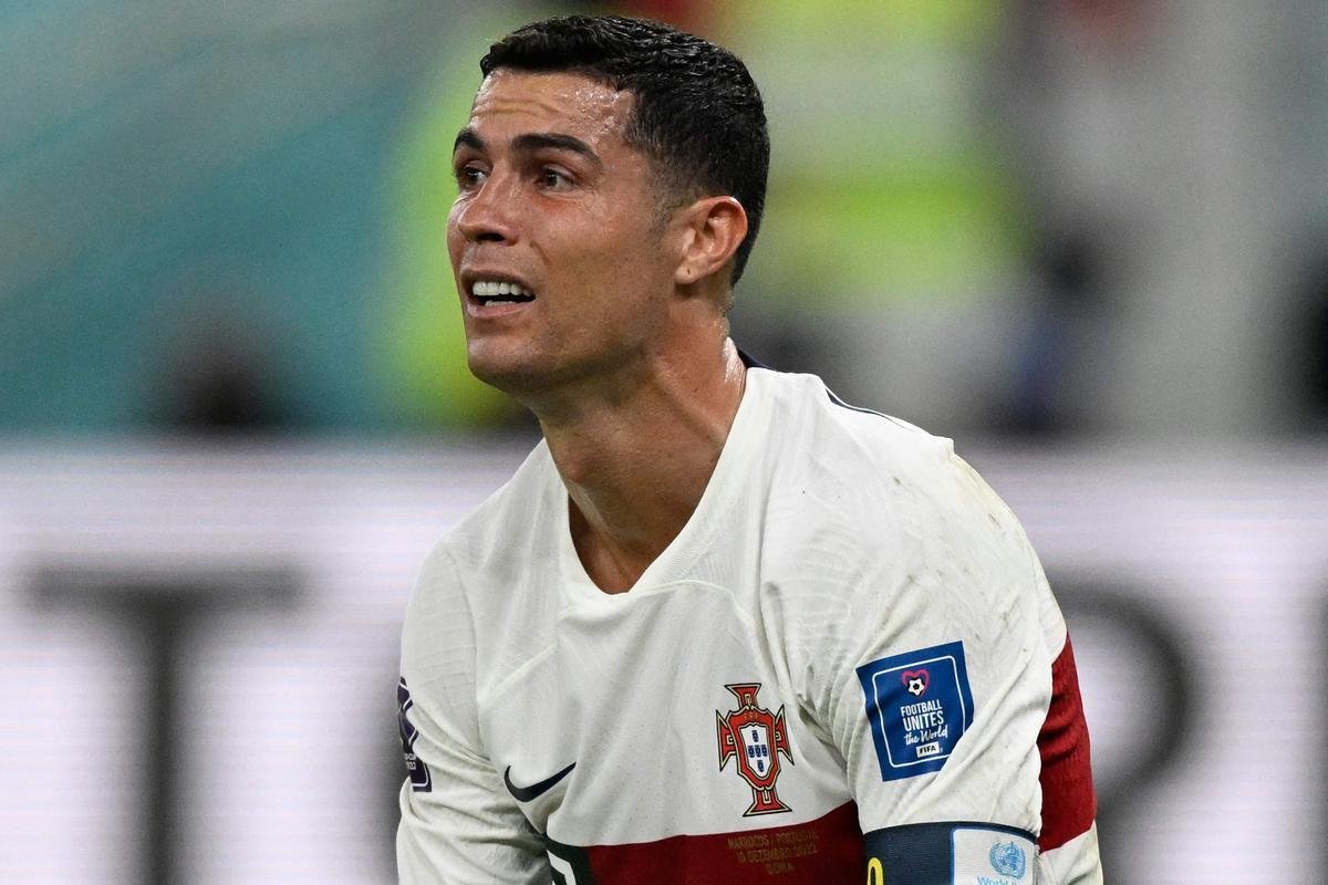 Cristiano Ronaldo chora aps eliminao de Portugal na Copa do Mundo diante de Marrocos