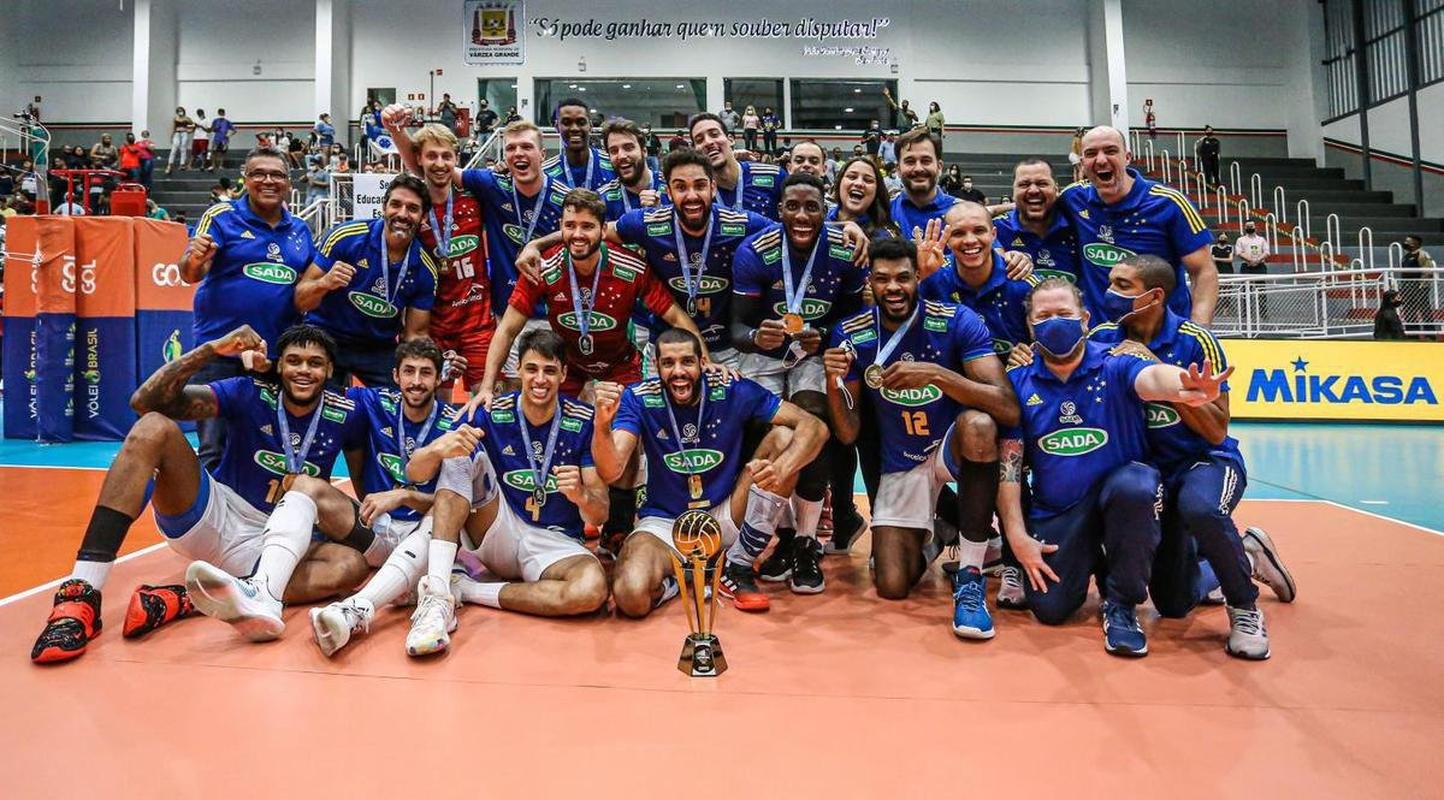 Cruzeiro vence o Natal por 3 sets a 0, em Campo Grande, e  tetra da Supercopa