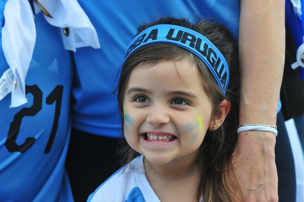 Torcedores nos arredores do Mineiro antes de Uruguai x Equador