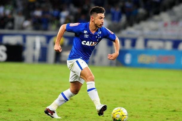 Willian - Entre 2013 e 2016, Willian foi peça importante do Cruzeiro. O atacante conquistou a torcida celeste e fez parte das campanhas vitoriosas do Campeonato Mineiro de 2014 e dos Brasileiros de 2013 e 2014. Depois, perdeu espaço e se transferiu para o Palmeiras na temporada 2017.