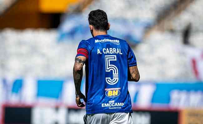 Cabral deixou o Cruzeiro no fim de 2021, após 200 partidas e quatro títulos conquistados
