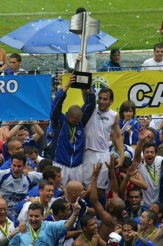 Imagens do meia Alex, campeo da Trplice Coroa com a camisa do Cruzeiro