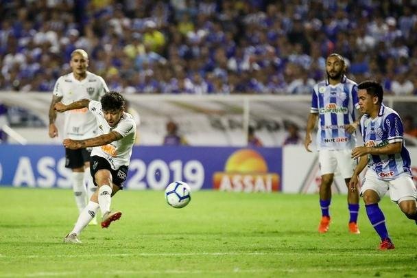 Imagens do jogo disputado no estdio Rei Pel