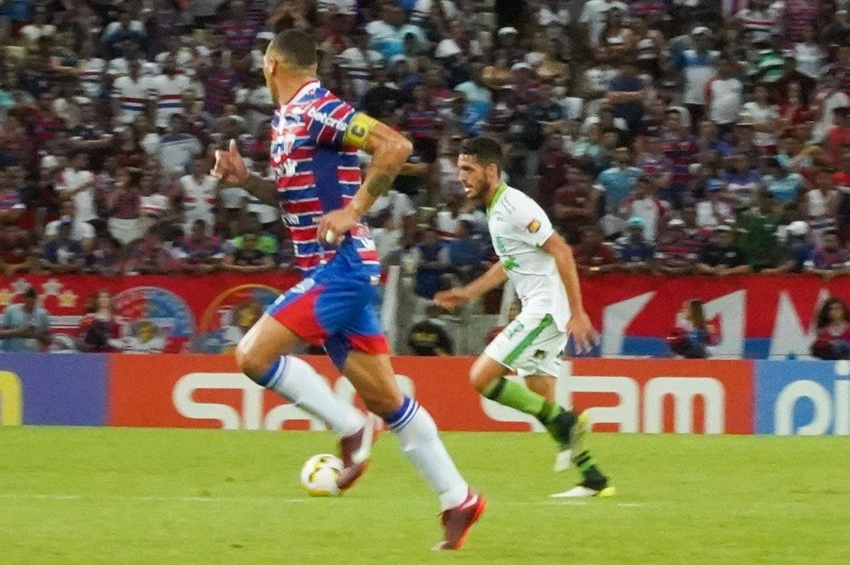 Fotos do jogo entre Fortaleza e Amrica, neste domingo, no Castelo, pela 13 rodada do Campeonato Brasileiro