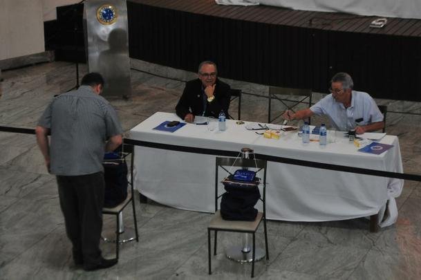 Fotos da eleio presidencial no Cruzeiro. Parque esportivo do Barro Preto, em BH, esteve lotado durante tarde e noite desta segunda-feira