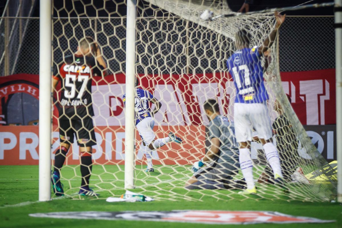 Cruzeiro empatou com Vitória no Barradão, em Salvador, por 1 a 1, pela 17ª rodada do Brasileiro