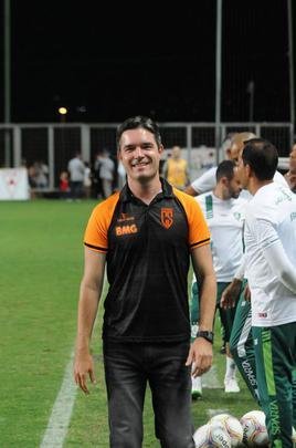 Com gols de Felipe Augusto e Al, Amrica venceu Coimbra por 2 a 0, nesta segunda-feira, no Independncia, pela sexta rodada do Campeonato Mineiro