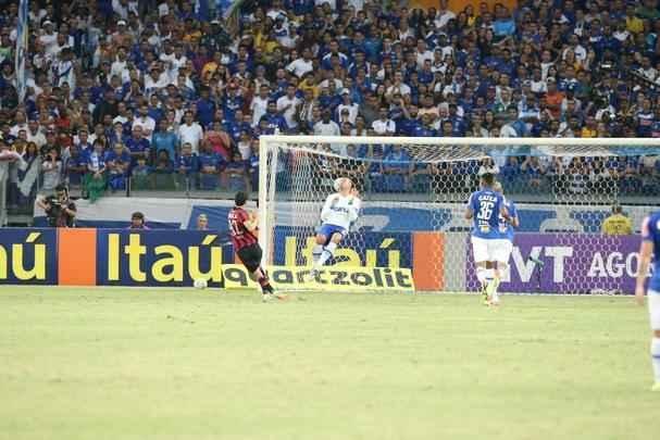 Fotos da partida entre Cruzeiro e Atltico-PR no Mineiro