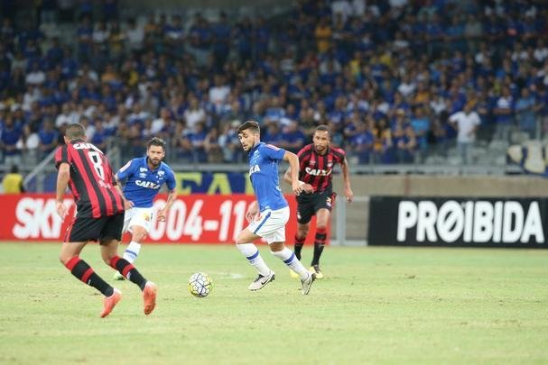 Fotos da partida entre Cruzeiro e Atltico-PR no Mineiro