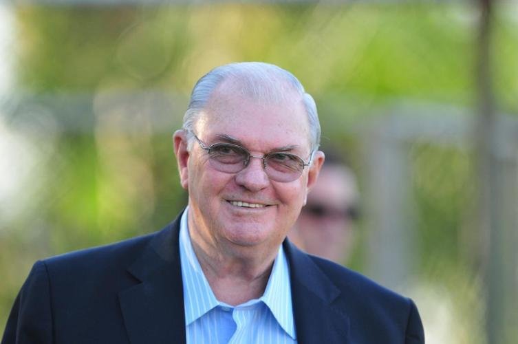 Gilvan de Pinho Tavares (2012-17) - presidente do Cruzeiro por seis anos, foi responsvel por colocar o clube novamente no caminho dos ttulos. Sob seu comando, a Raposa venceu o Brasileiro duas vezes seguidas (2013 e 2014), alm da Copa do Brasil (2017). De perfil turro, no entanto, centralizou poderes, impediu modernizaes importantes e deixou dvidas milionrias ao encerrar o segundo mandato. Alm disso, foi responsvel por indicar Wagner Pires de S, o pior presidente da histria do clube e responsvel pelo rebaixamento  Srie B do Campeonato Brasileiro.