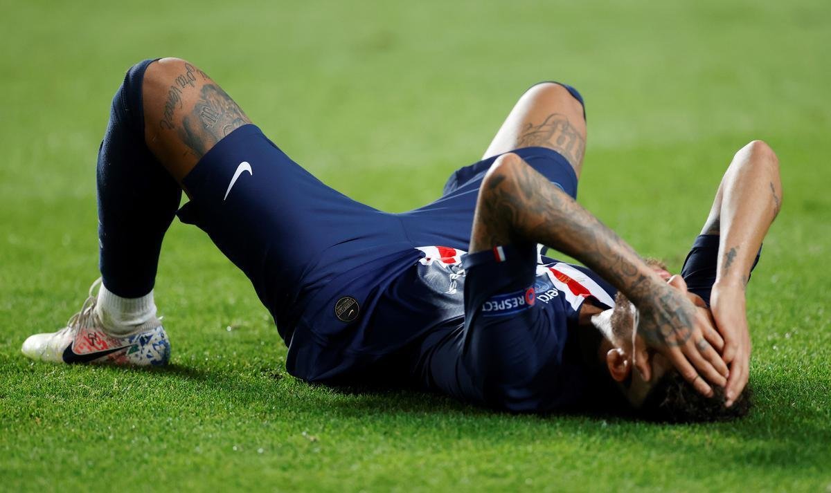 Brasileiro Neymar, do PSG, ficou muito abalado com a perda da Liga dos Campeões para o Bayern de Munique. Na final, em Lisboa, alemães venceram por 1 a 0, gol de Coman