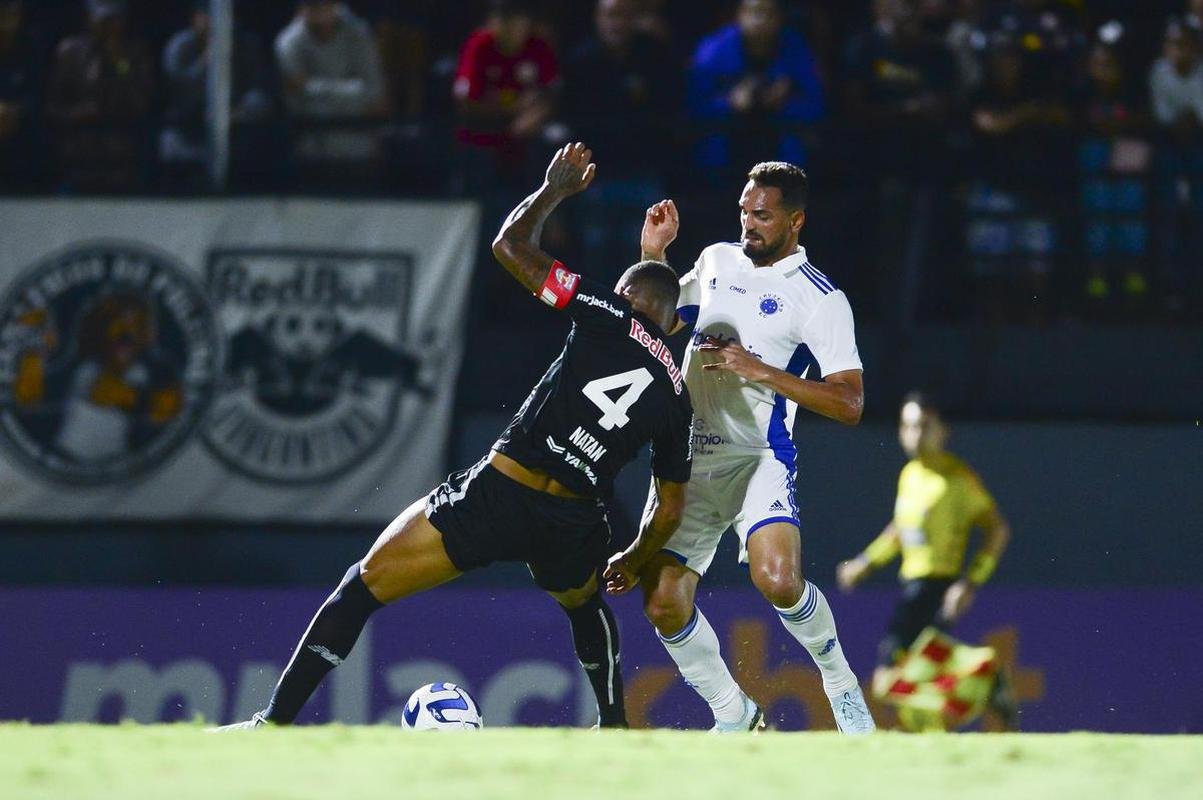 Bragantino x Cruzeiro: fotos do amistoso no estdio Nabi Abi Chedid, em Bragana Paulista, no interior de So Paulo