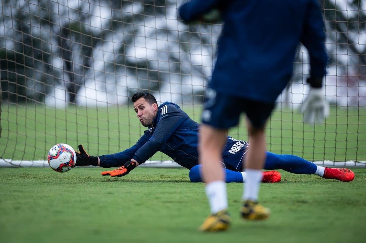 Jogadores do Cruzeiro treinaram na manh deste domingo na Toca da Raposa II