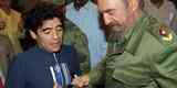 Maradona com Fidel Castro em outubro de 2005 durante gravao de entrevista para um programa da TV argentina 