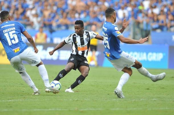 Fotos do primeiro tempo do clssico entre Cruzeiro e Atltico, no Mineiro, pelo Brasileiro