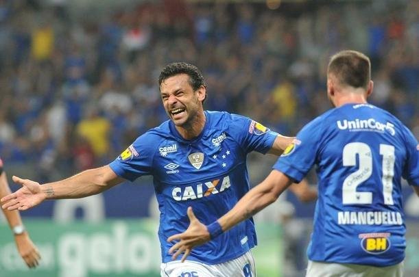 Cruzeiro venceu com facilidade o time paranaense na noite deste sbado