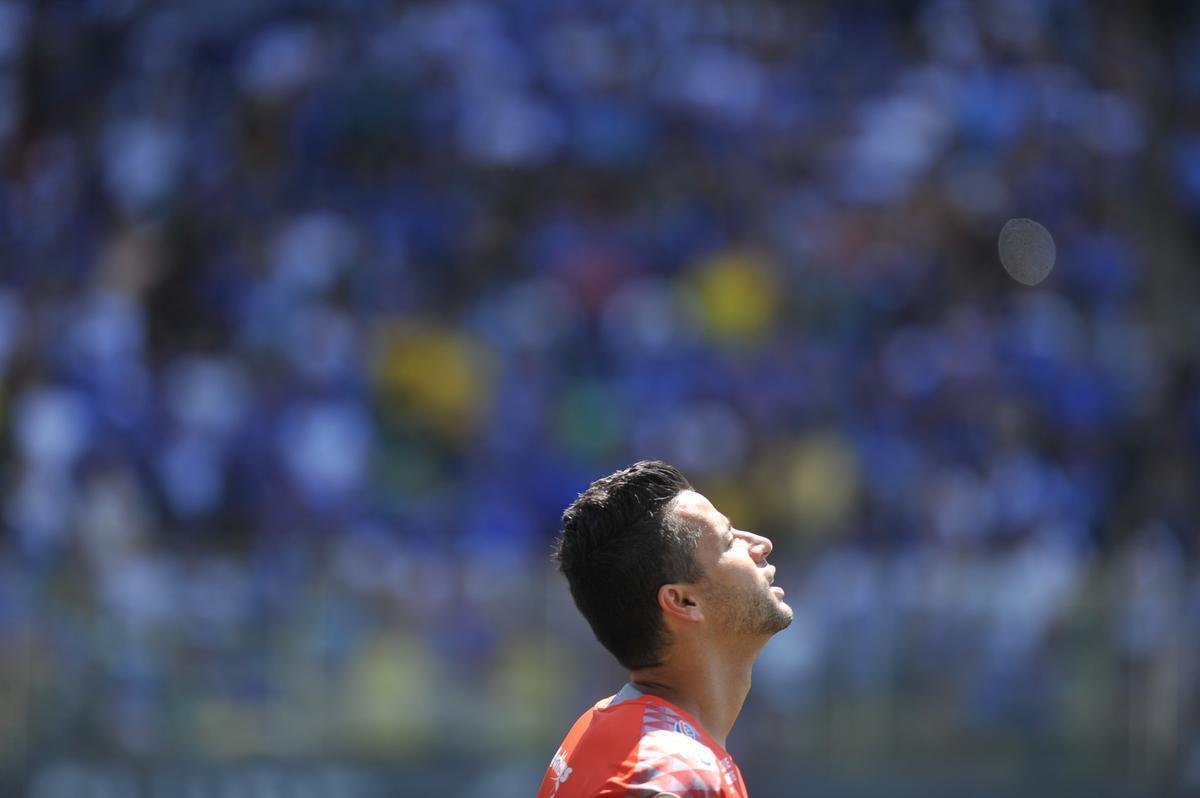 Lances da partida entre Cruzeiro e Grmio, no Independncia, pela 18 rodada do Campeonato Brasileiro