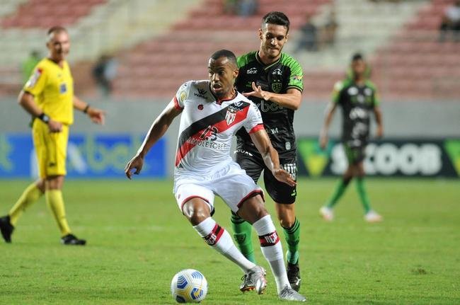 Fotos do jogo entre Amrica e Atltico-GO, no Independncia, em BH, pela 33 rodada do Campeonato Brasileiro de 2021