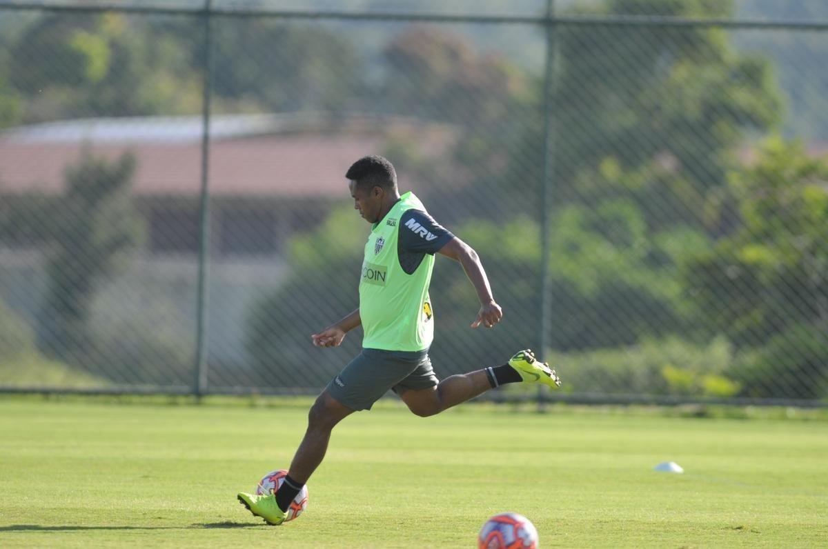 Veja fotos do treino do Atltico