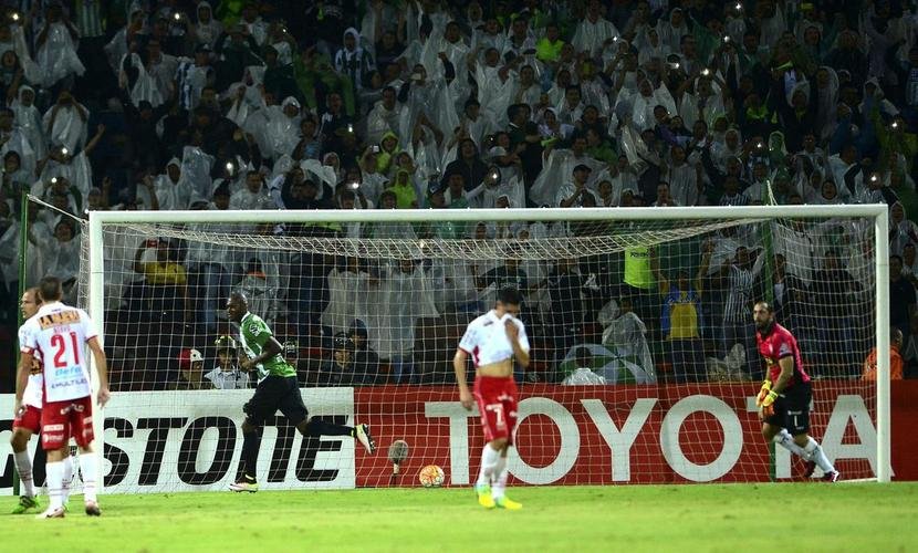 Oitavas de final de 2016: Huracn-ARG 0 x 0 Atltico Nacional-COL (Atltico Nacional se classificou em casa com vitria por 4 a 2).