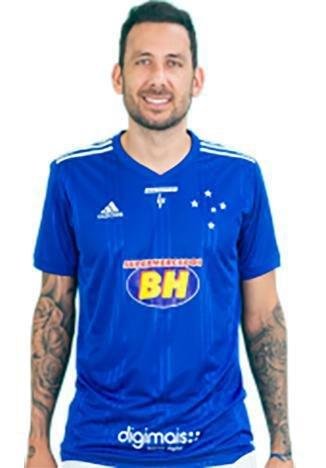 Ariel Cabral, volante